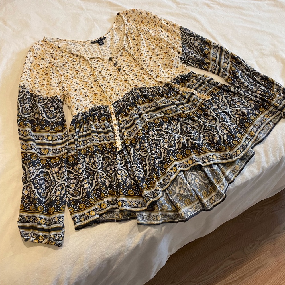 American eagle floral blouse
